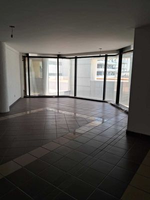 Oficina en renta Av. Zaragoza de 241 m2