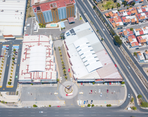 Local en renta en Balcon Campestre, Santiago de Querétaro, Qro., México.  Instituto Tecnológico y de Estudios Superiores de Monterrey Campus Querétaro,  Walmart - Bernardo Quintana, Desarrollo San Pablo