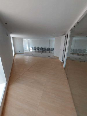 Oficina en renta Av. Zaragoza de 181 m2