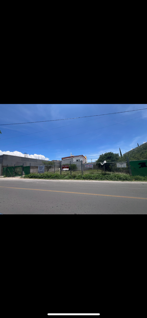 Terreno sobre avenida