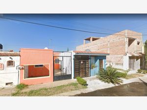 Casa en Venta en Hacienda Santa Fe Tlajomulco de Zúñiga