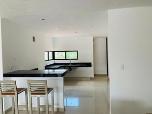 Hermosa Casa en Venta en Residencial Hacienda Cutz, Mérida, Yucatán