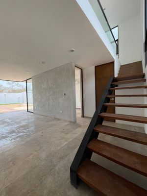 Hermosa casa en Venta con alberca, dentro de Privada Aire Puro, Mérida, Yucatán