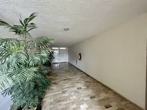 En venta departamento para actualizar en la Nápoles.