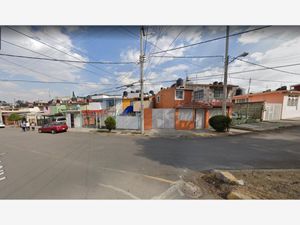 Casa en venta en Rio Papaloapan s/n, Colinas del Lago, Cuautitlán Izcalli,  México, 54744. Parque Espejo de los Lirios, UNAM - FES Cuautitlán (Campus  1), Universidad Del Valle De Mexico Campus Lago