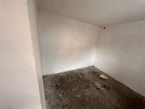 Casa con 2 departamentos para remodelar en Naucalpan de Juárez