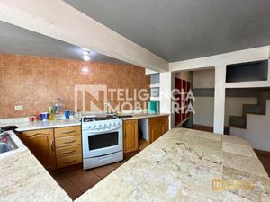 CASA EN VENTA CON INCREIBLE TERRENO UBICADO EN SAN MIGUEL TLAIXPAN