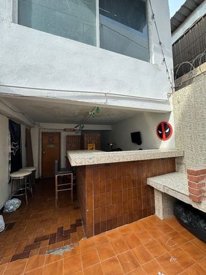 SE VENDE CASA CON UN LOCAL COMERCIAL EN COLONIA NUEVA