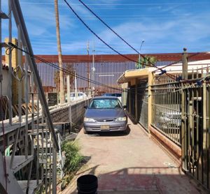 SE VENDE CASA EN COLONIA NUEVA SOLO CONTADO