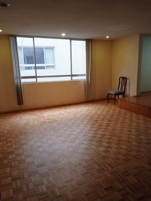 Se vende amplio departamento para actualizar en Av. Coyoacán,col Del Valle Sur