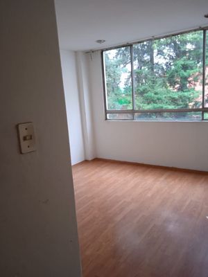 Se vende amplio departamento para actualizar en Av. Coyoacán,col Del Valle Sur