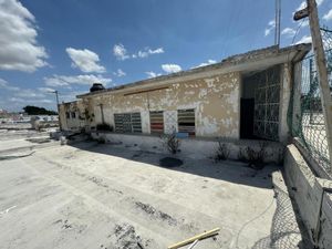 Local comercial ubicado en San Juan, a 3 calles de la catedral.