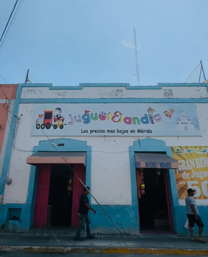 Local comercial ubicado en San Juan, a 3 calles de la catedral.