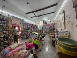Local comercial ubicado en San Juan, a 3 calles de la catedral.