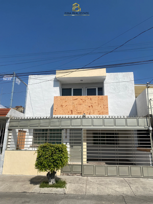 Casa en renta en Jardines de La Paz, Guadalajara, Jalisco.