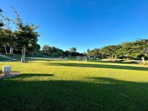 Se vende terreno en Privada Cutzam dentro  de Yucatán Country Club