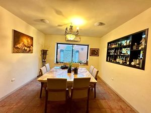 Se vende bonita casa en Colonia Itzimná a 3 cuadras de Paseo de Montejo.