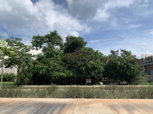 Terreno en venta en privada Oasis frente a las amenidades, Yucatán Country Club.