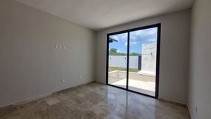 Casa en venta de 3 recámaras en privada Residencial zona norte, Tixcuytún