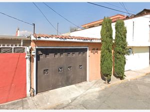 Casa en Venta en Villa de las Flores 1a Sección (Unidad Coacalco) Coacalco de Berriozábal