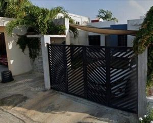 Casa en venta ubicada en Col. Los Héroes.