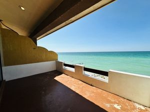 Casa en venta enfrente del mar, Chuburna Puerto.