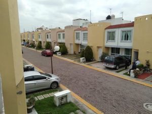 Casa en renta en AV. CENTRO URBANO PONIENTE 49, Rinconada Cuautitlán, Cuautitlán  Izcalli, México.