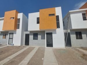 Casa en renta en Villas de los Arcos 1er Sector, El Carmen, Nuevo León,  66580.