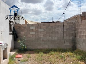 Casa con excedente de terreno en Vistas de San Guillermo