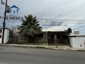 Venta de casa en avenida principal Col. Granjas