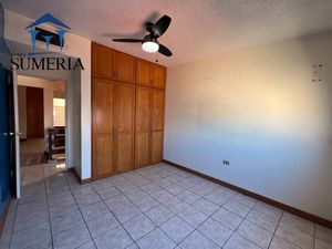 Amplia casa en venta en Colinas del Valle