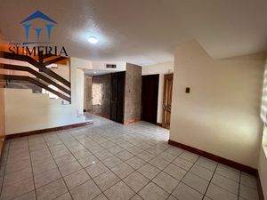 Amplia casa en venta en Colinas del Valle