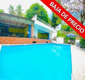 Excelente oportunidad, casa en venta con alberca y con acceso al lago de Teques.