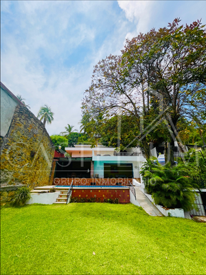 Excelente oportunidad, casa en venta con alberca y con acceso al lago de Teques.