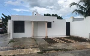 Casa en venta en 23 x 16 301, Pinos Norte II, Mérida, Yucatán, 97138.