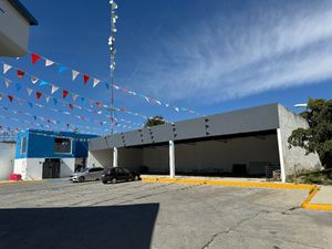 Se renta local comercial en Gasolinera aclientada,Av. las Torres,Zapopan,Jal.