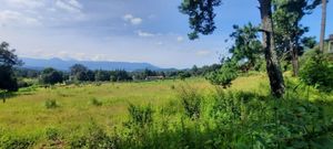 Precioso terreno con una bonita vista al lago  y a los cerros