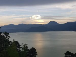 "San Gaspar Valle de Bravo: Lujo y Naturaleza en un Solo Hogar"