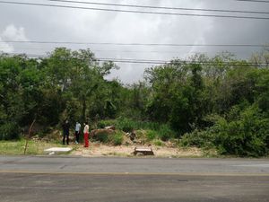 TERRENO  SOBRE  CARRETERA SITPACH