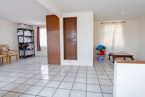 Casa con local  en venta en Prados Verdes Morelia