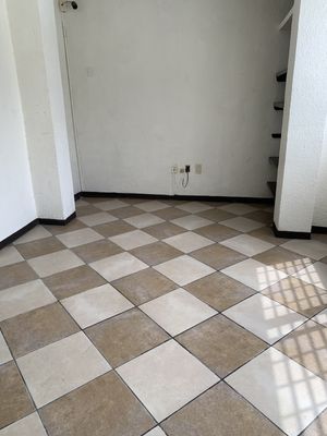 CASA EN VENTA EXCELENTE PARA OFICINAS A UNOS 100 mts DEL BOULEVARD BELISARIO DOM