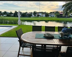 Venta de Casa en Condominio en Paraiso Country Club