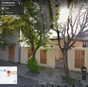 Casa en venta en Bernardo Reyes, Monterrey, Nuevo León.
