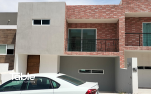 Casa  en Venta 3 recamaras, ya rentada para Inversionistas , Zibatá QRO.