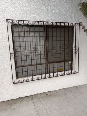 Casa en Esquina de 3 Recámaras con Vistas a las Montañas en Monterrey, Brisas