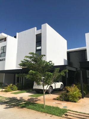 Casa en Renta en Privada Arcadia Residencial, Mérida Yucatán