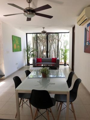 Townhouse amueblado en renta en Montebello, Mérida,Yucatán