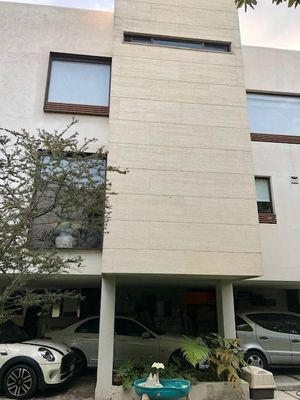 Casa en Venta en Lomas de Tecamachalco, Naucalpan de Juarez