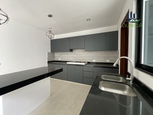 Casa en Venta en Fraccionamiento Privado, Sala de TV, 3 recámaras y Terraza