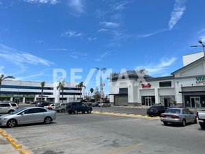 LOCAL COMERCIAL EN RENTA DE 92.56 M2, EN PLAZA AEROPUERTO, TIJUANA B.C..